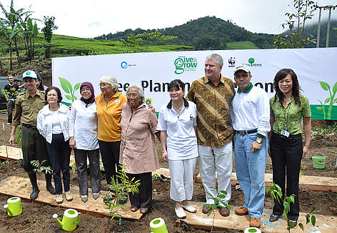 Setelah penanaman simbolik Nokia NEWtrees di hulu DAS Ciliwung
© WWF-Indonesia/Primayunta rel=